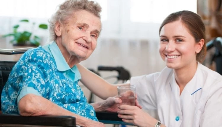 Ο ΕΟΠΥΥ τώρα στέλνει τους γιατρούς και στο σπίτι του ασθενούς